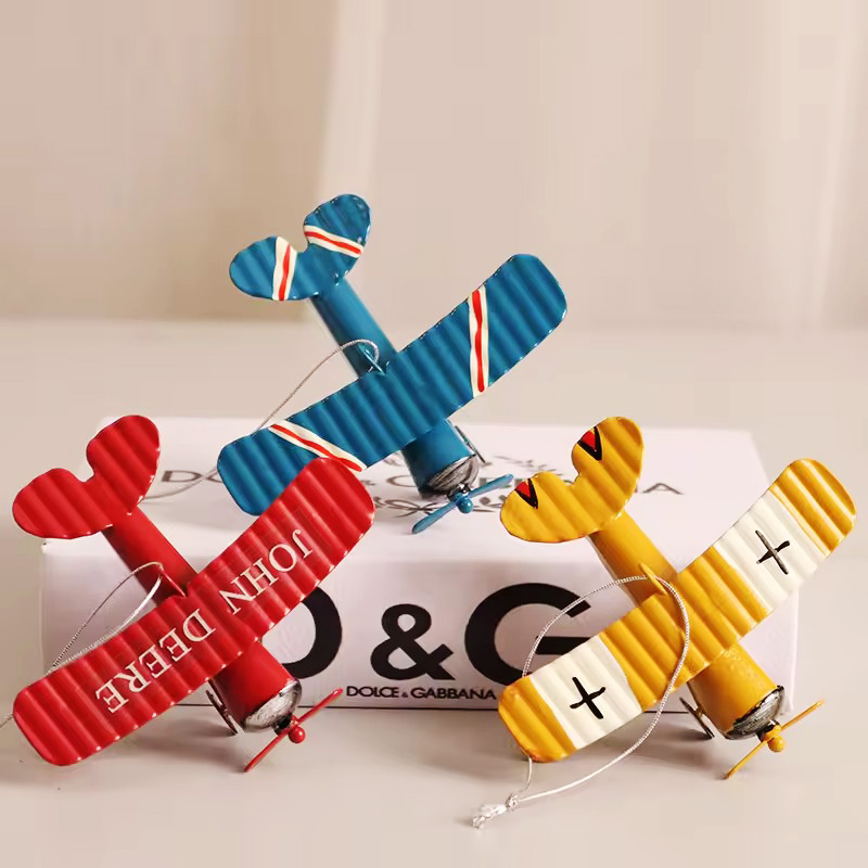 Vintage Metal Airplane Model R - đánh giá và giá Vintage Collectible Christmas Ornaments