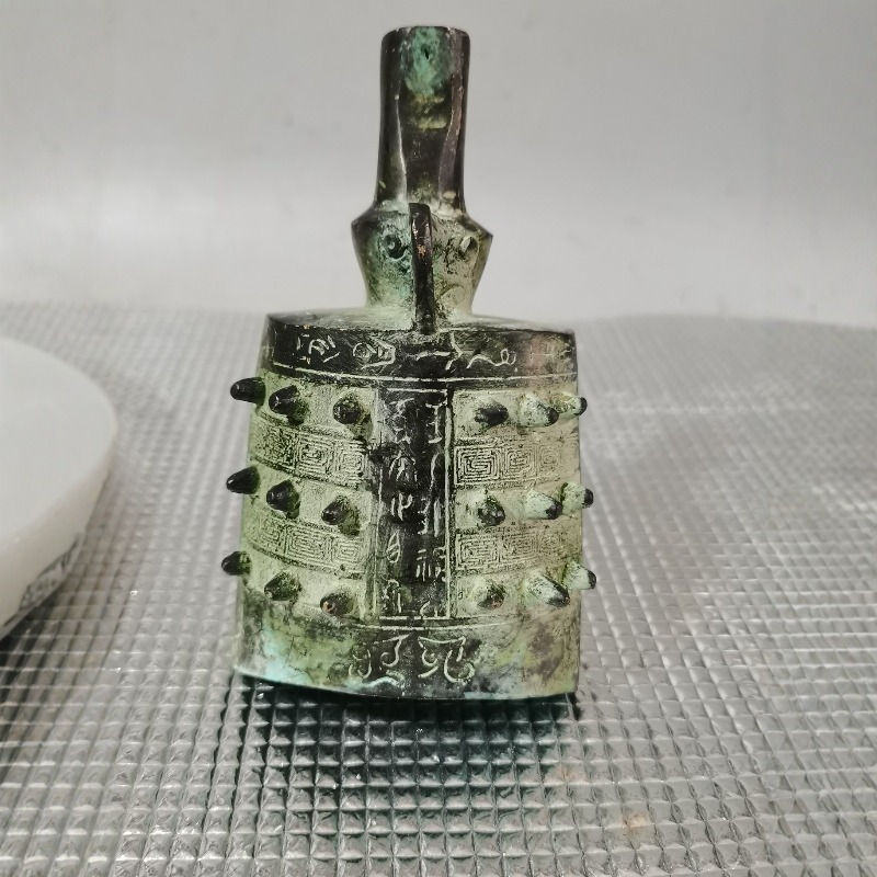 Vintage Green Rust Metal Chime - đánh giá và giá Vintage Collectible Bells